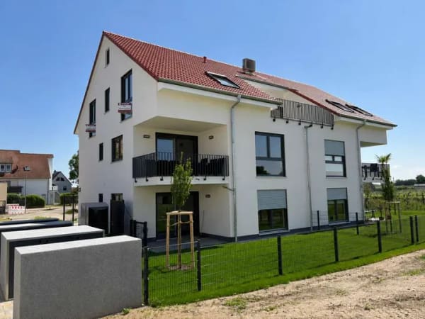 Immobilie in Edesheim - TOP-Angebot!!! NEUBAU Penthouse-Wohnung mit Klimaanlage, Dachterrasse und Blick auf den Pfälzerwald - Bild 1