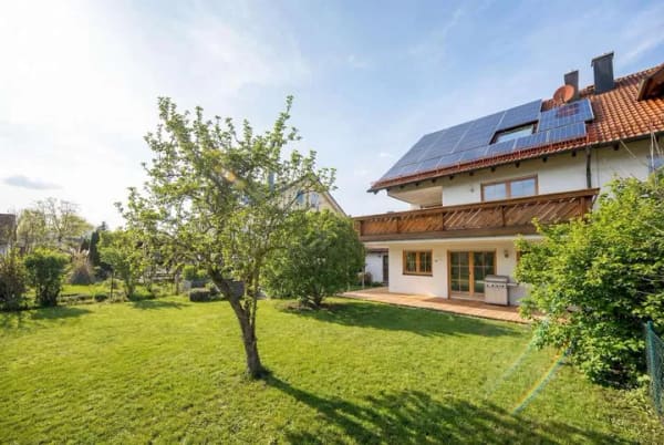 Immobilie in Alling - Fernwärme, PV und gehobene Ausstattung: Gepflegte DHH als Zweifamilienhaus - Bild 0