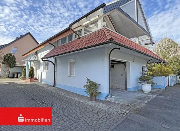 Immobilie in Eiterfeld - Wohnen mit Charme: Einfamilienhaus mit idyllischem Wintergarten! - Bild 0