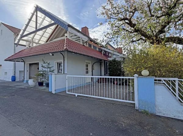 Immobilie in Eiterfeld - Wohnen mit Charme: Einfamilienhaus mit idyllischem Wintergarten! - Bild 3