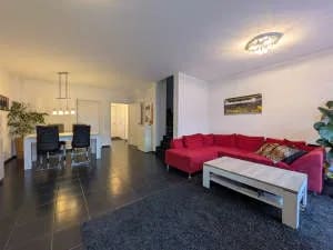 Immobilie in Lörzweiler - Junges Einfamilienhaus mit Terrasse und sonnigem Garten - Bild 2