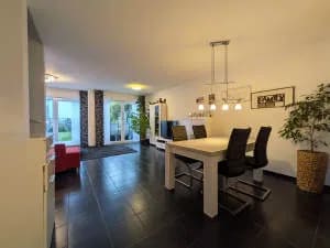 Immobilie in Lörzweiler - Junges Einfamilienhaus mit Terrasse und sonnigem Garten - Bild 3