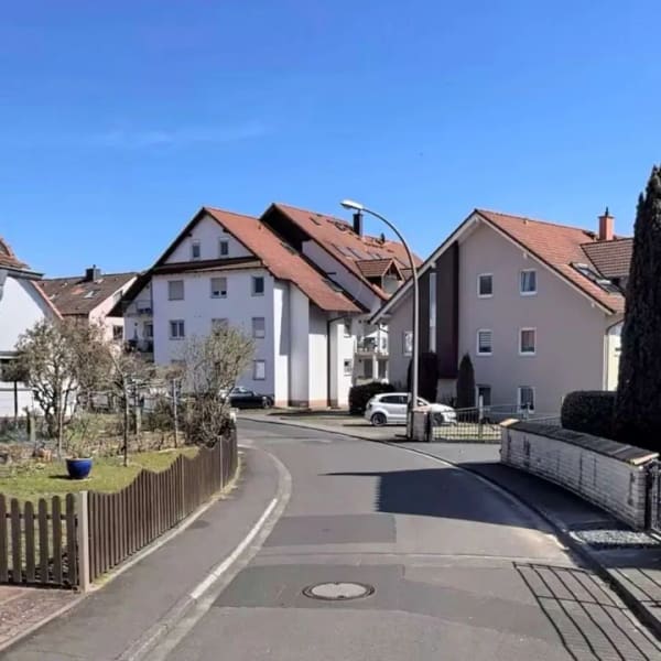 Immobilie in Obernburg am Main - Erstbezug nach DG-Ausbau: Attraktive 3-Zimmer-Wohnung (ca. 62,33 m²) mit Stellplatz in Obernburg - Bild 0