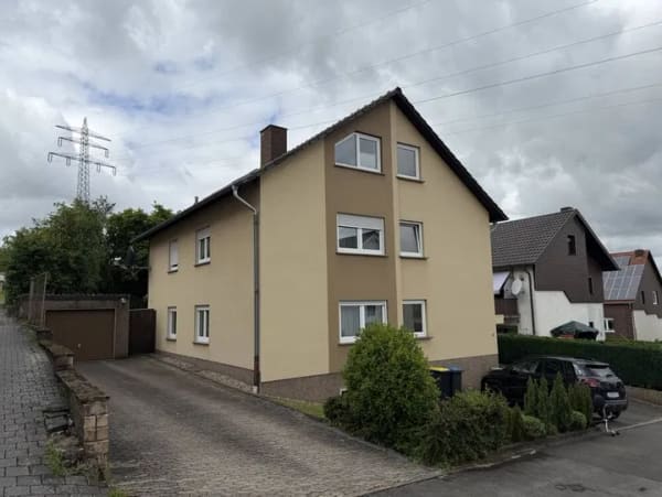 Immobilie in Püttlingen - Püttlingen-Köllerbach: Attraktives 3-Familienhaus mit Garten, 2 Garagen und Stellplatz in guter Lage - Bild 0