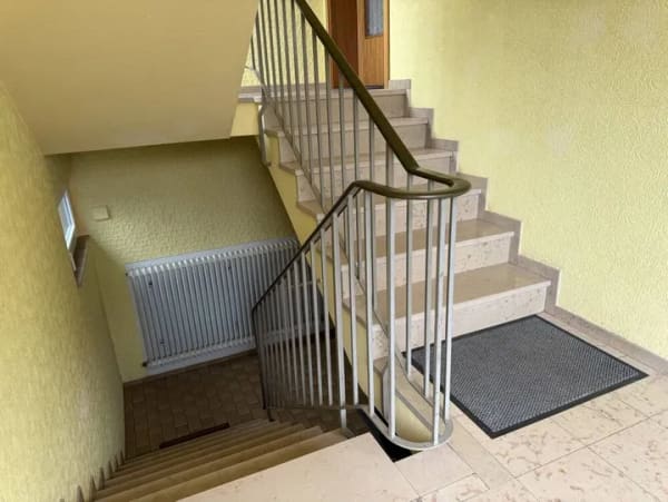 Immobilie in Püttlingen - Püttlingen-Köllerbach: Attraktives 3-Familienhaus mit Garten, 2 Garagen und Stellplatz in guter Lage - Bild 2