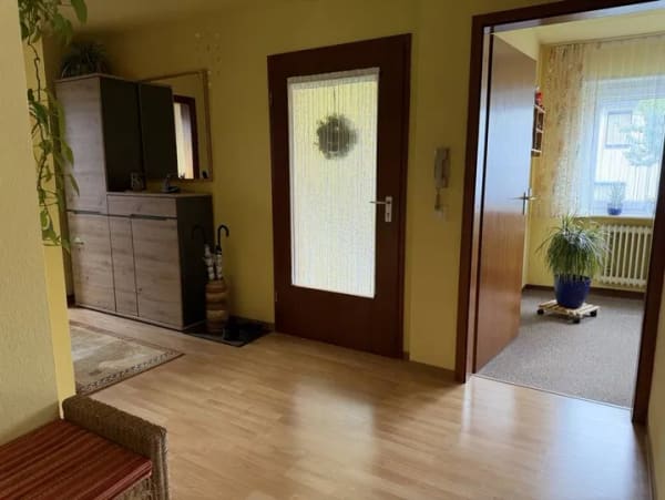 Immobilie in Püttlingen - Püttlingen-Köllerbach: Attraktives 3-Familienhaus mit Garten, 2 Garagen und Stellplatz in guter Lage - Bild 3