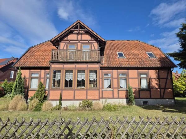 Immobilie in Bad Fallingbostel - Charmantes Fachwerkhaus mit Einliegerwohnung und Grund - Bild 0
