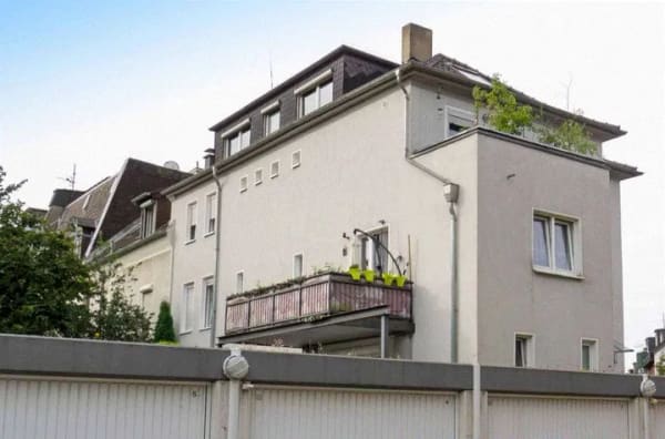 Immobilie in Mülheim an der Ruhr - Klassisches Mehrfamilienhaus in ruhiger Lage mit DG-Ausbaugenehmigung - Bild 1