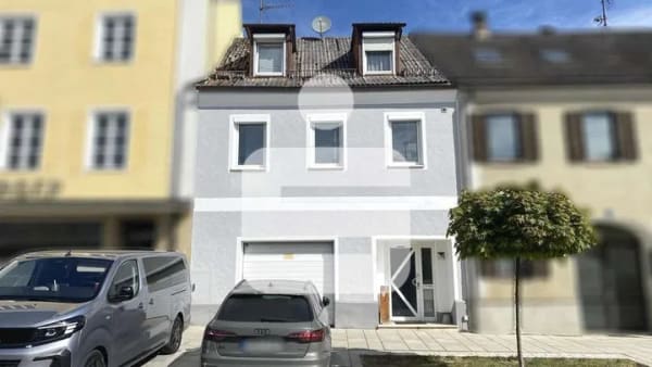 Immobilie in Kößlarn - Reihenmittelhaus am Marktplatz von Kößlarn - Bild 0