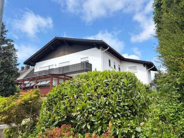 Immobilie in Wettenberg - Großzügiges Haus mit  2 Wohnungen - Bild 0