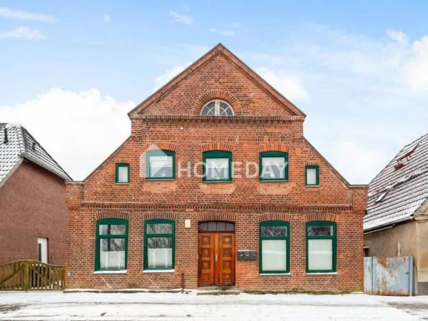 Immobilie in Schönberg - Denkmalgeschütztes Mehrfamilienhaus mit Vermietung und freier Dachgeschosswohnung - Bild 0