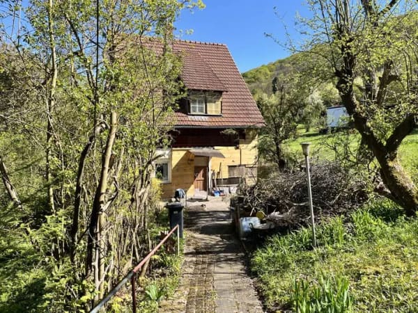 Immobilie in Kyffhäuserland - Einfamilien- oder Ferienhaus am Waldrand  von Sondershausen - Bild 0