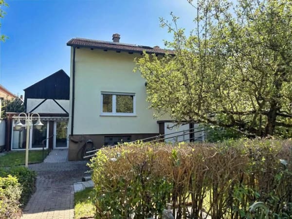 Immobilie in Bellheim - Zwei Häuser auf einem Grundstück – Ideal für Familie, Mehrgenerationenwohnen oder Vermietung - Bild 1