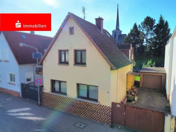 Immobilie in Bürstadt -  Charmantes Sanierungsobjekt mit Potenzial in zentraler Lage - Bild 0