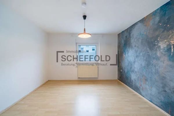 Immobilie in Vöhringen - Günstige Gelegenheit! Helle 2,5-Zimmer-Wohnung in zentraler Lage - Bild 3