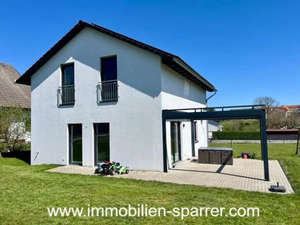 Immobilie in Weiherhammer - Modernes Einfamilienhaus mit großem Grundstück und Doppelgarage - Bild 0