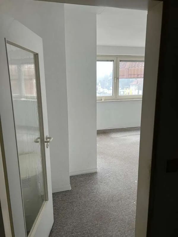 Immobilie in Kirchlengern - Geräumige 2-Zimmer-Wohnung mit Balkon und Abstellraum – zentrale Lage am Neuen Markt in Kirchlengern - Bild 2