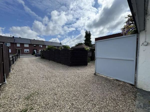 Immobilie in Hückelhoven - Großzügiges Reihenmittelhaus mit Nebengebäuden, Garten & Garage in Hückelhoven-Hilfarth - Bild 2