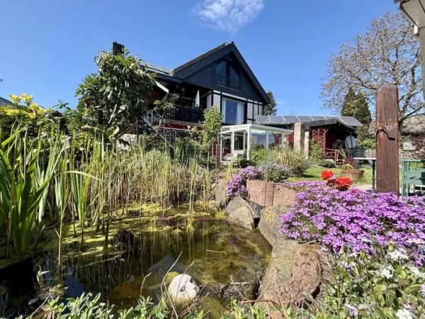 Immobilie in Lindlar - Charmantes Einfamilienhaus mit großem Platzangebot und liebevollem Garten in ruhiger Lage Lindlars - Bild 0