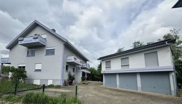 Immobilie in Bahlingen - 3 Familienhaus mit viel Potential inkl. 3 Garagen, 3 Stellplätzen und Ausbaureserven - Bild 0