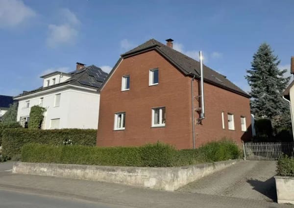 Immobilie in Borgholzhausen - Gepflegtes Einfamilienhaus mit Garten, Keller und Garage in Borgholzhausen! - Bild 1