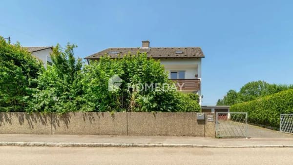 Immobilie in Karlskron - Ideal für Familien, Anleger oder zur Kombination - Mehrfamilienhaus mit drei Wohneinheiten - Bild 2