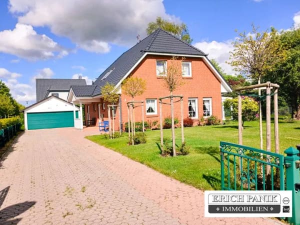 Immobilie in Bentwisch - Gepflegtes Einfamilienhaus mit Wintergarten, Doppelgarage und großem Grundstück in Bentwischh - Bild 0