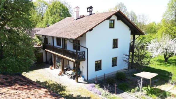 Immobilie in Reisbach - Stilvolles Landhaus mit Sauna & Gartenidylle - Lebensqualität auf höchstem Niveau! Bezugsfrei! - Bild 1