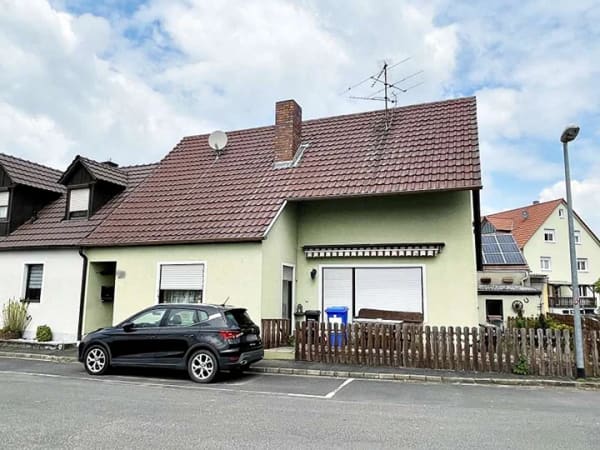 Immobilie in Wiesentheid - Haus in Geesdorf am Sportplatz - Bild 1