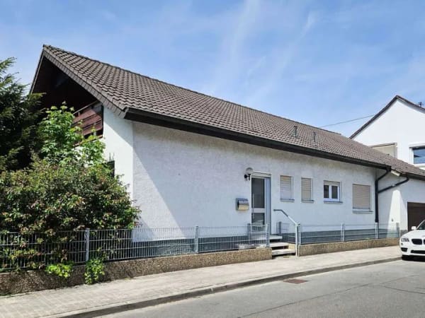 Immobilie in Sandhausen - Sanierung oder Neubau! Einfamilienhaus mit Einliegerwohnung in Sandhausen - Bild 1