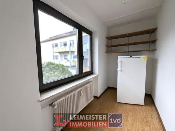 Immobilie in Hösbach - Tolles 2-Familienhaus in Hösbach mit ausbaubarem Dach, 2 Garagen & Garten - Bild 1
