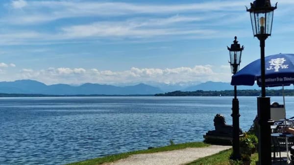 Immobilie in Feldafing - Sofort bezugsfrei – Wohnen, wo andere Urlaub machen: - Bild 0