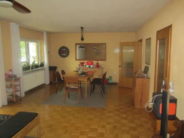 Immobilie in Walldorf - Walldorf: 3-Familienhaus in guter Lage am Stadtrand, mit Garten, Doppelgarage, 3 Stellplätzen. - Bild 1