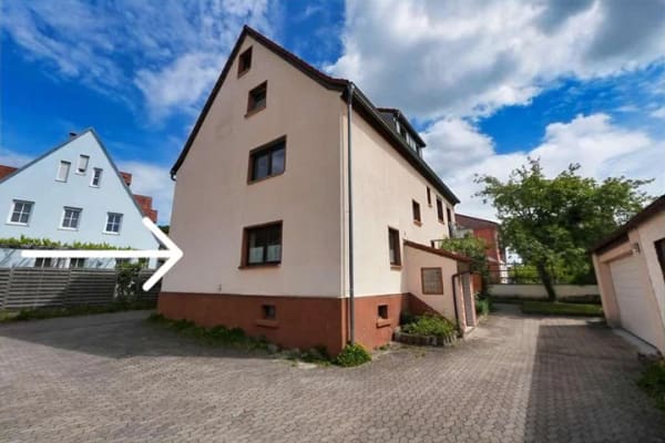 Immobilie in Gunzenhausen - Wohnungspaket mit Potenzial – 2 Einheiten, Balkon und großzügige Garage - Bild 0