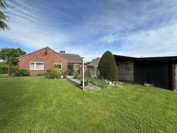 Immobilie in Moormerland - Bungalow auf herrlichem Grundstück in Oldersum - Bild 1