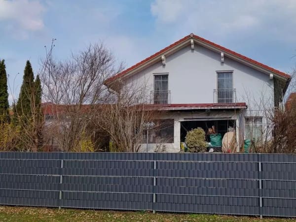 Immobilie in Hebertsfelden - Einfamilienhaus mit Doppelgarage und Gewerberaum - Bild 1