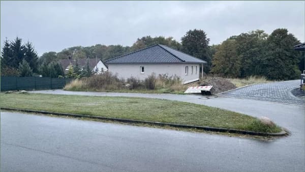 Immobilie in Osterwieck - Moderner Neubau-Bungalow (120 m²) im unfertigen Zustand mit großer Garage und Terrasse - Deersheim - Bild 0
