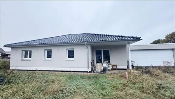 Immobilie in Osterwieck - Moderner Neubau-Bungalow (120 m²) im unfertigen Zustand mit großer Garage und Terrasse - Deersheim - Bild 4