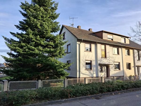 Immobilie in Baden-Baden - Älteres und vermietetes 3-Familienwohnhaus in Baden-Baden-Sandweier - Bild 0