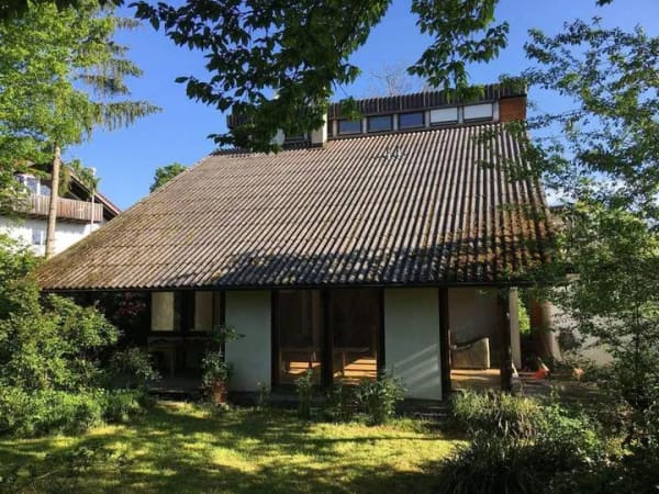 Immobilie in Freiburg im Breisgau - Erbpacht: Architektonisches Split-Level-Haus mit 207,90 m² Wohnfläche und großem Garten - Bild 0