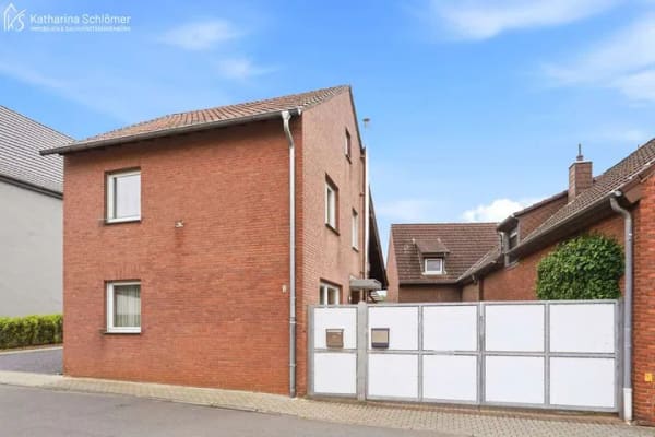 Immobilie in Rommerskirchen - Familientraum mit viel Platz! Freistehendes Zuhause in ruhiger Lage - Bild 1