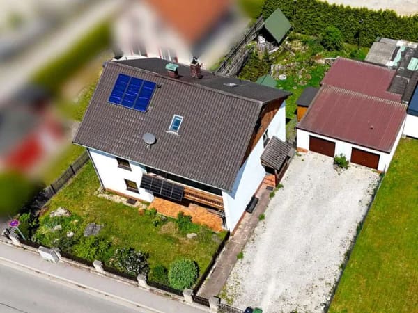 Immobilie in Zeitlarn - Küss mich wach!
Zweifamilienhaus in Zeitlarn - freiwerdend! - Bild 1