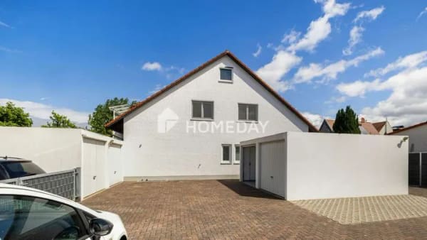 Immobilie in Baar-Ebenhausen - Zwei Ebenen voller Wohnkomfort – Maisonettewohnung mit Garage und Balkon
 - Bild 1