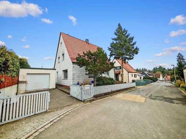 Immobilie in Heroldsberg - Charmantes Sanierungsobjekt mit Traumgarten in Toplage - Bild 0