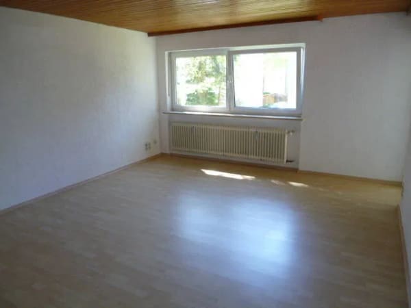 Immobilie in Wolfratshausen - RUHIGE EIGENTUMSWOHNUNG IN KLEINER ANLAGE - Bild 1