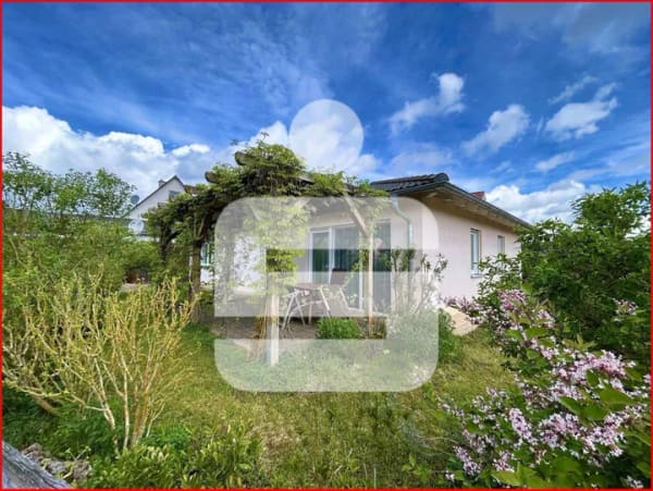 Immobilie in Hallerndorf - Moderner, gepflegter Bungalow mit Garten - Bild 0