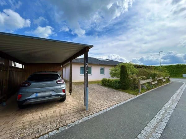 Immobilie in Hallerndorf - Moderner, gepflegter Bungalow mit Garten - Bild 1