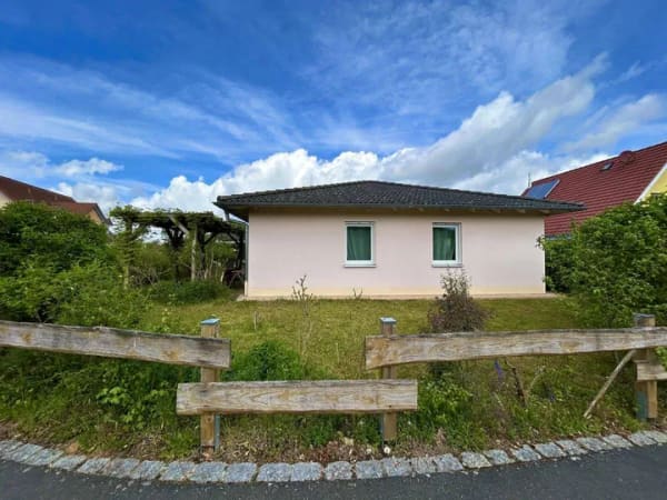 Immobilie in Hallerndorf - Moderner, gepflegter Bungalow mit Garten - Bild 3