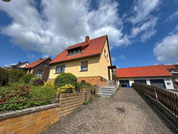 Immobilie in Rosdorf - Charmantes Einfamilienhaus mit zusätzlichem Grundstückspotenzial - Bild 0