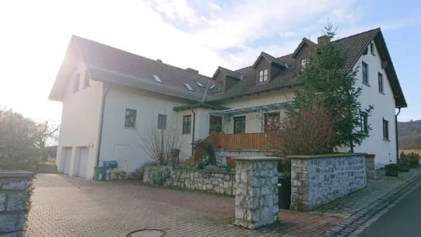 Immobilie in Lichtenfels - Großzügiges Zweifamilienhaus in Lichtenfels-Weingarten - Bild 1
